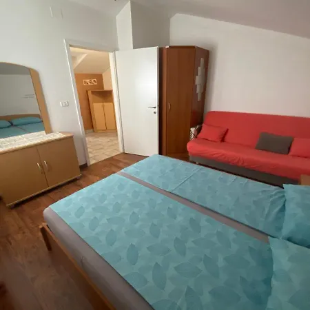 App Adam Apartamento Buje