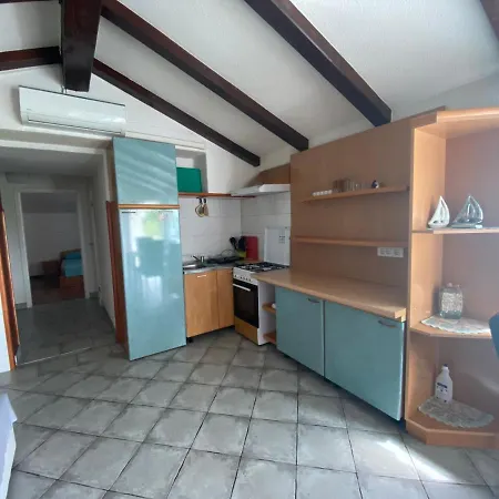 App Adam Apartamento Buje
